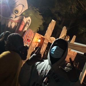 Meet your Posher, Darrien